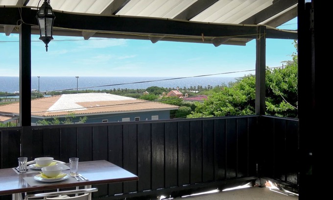 Willemstad Apartment | Ocean View Studio with Pool & Spacious Terrace - 10/10 Rated