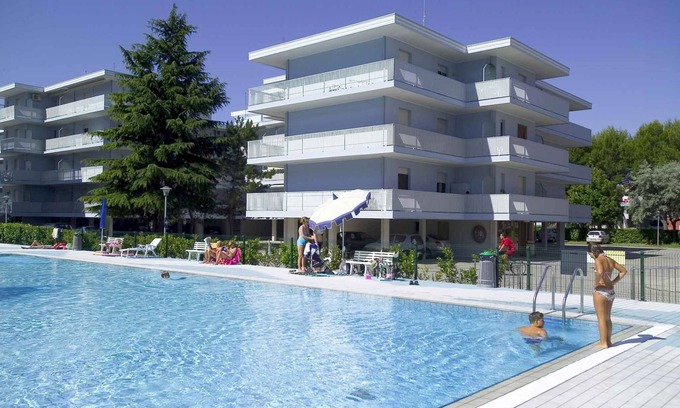 Bibione Apartment | Air-Conditioned Studio with Pools & Ocean Views