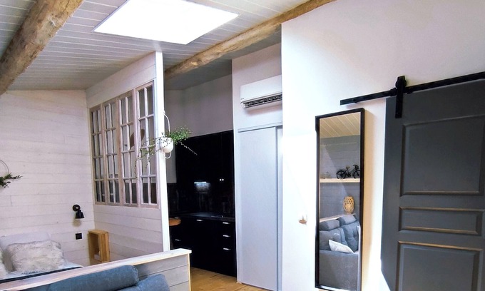 Bastide Saint-Louis Apartment | Cozy Studio with Breakfast and Family-Friendly Amenities
