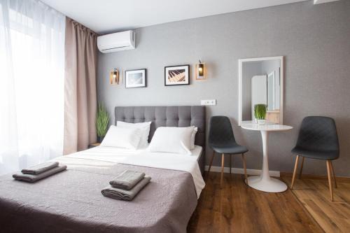 Petrovskoye Apartment | Inviting Studio with City View on Hrekivska Street