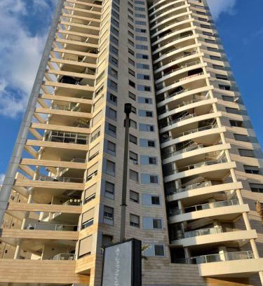 Bat Yam Apartment | Charming City View Studio - Pet & Child Friendly Escape