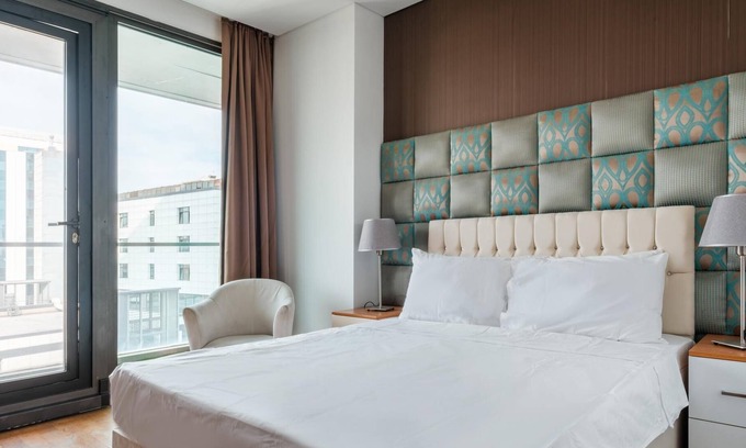 Merter Apartment | Modern Studio with City View Balcony Near Metro Access