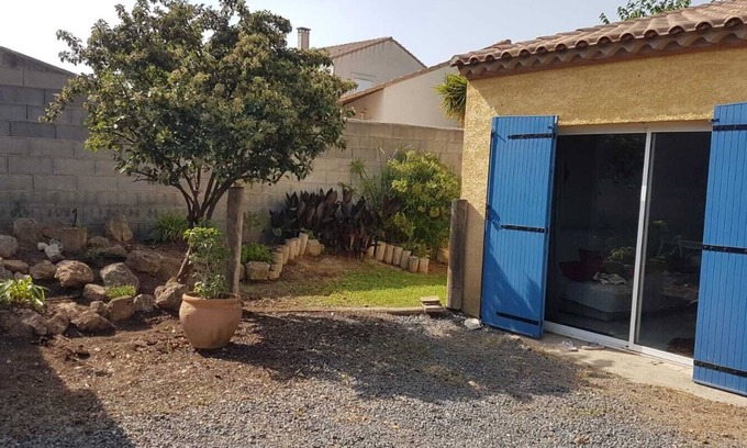 Nezignan-L'Eveque Apartment | Perfect Studio with Garden, Pool & Ocean View Enjoyment