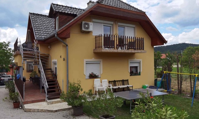 Balatongyorok Apartment | Cozy Studio with Garden, Pool, and High-Speed Internet