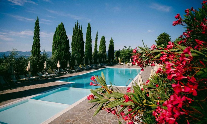 San Donato in Fronzano Apartment | Inviting Holiday Apartment with Panoramic Views & Pool