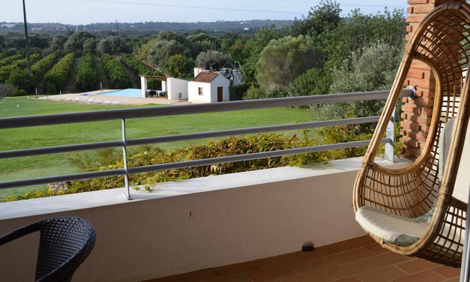 Silves Hotel | Relaxing Studio with Pool View and Spa Amenities