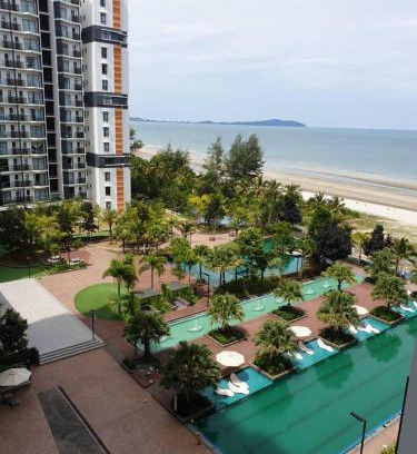 Balok Apartment | Cozy Studio with Privacy Balcony & Ocean View at TimurBay