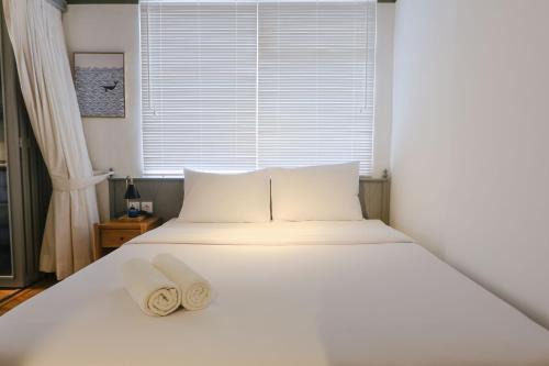 Cipaganti Apartment | Studio with Private Living Room at Jarrdin Cihampelas Apartment By Travelio