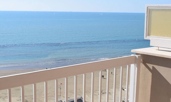 Nettuno Apartment | Oceanfront Studio with Breathtaking Sea View - 10/10 Rated