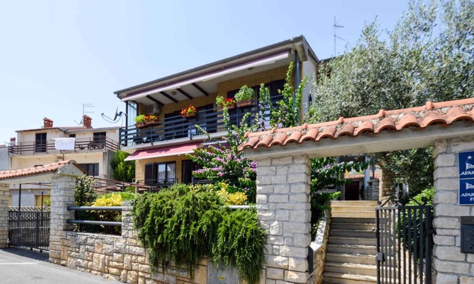 Pjescana Uvala Apartment | Oceanfront Studio with Terrace - Rated 9.4/10 by Guests