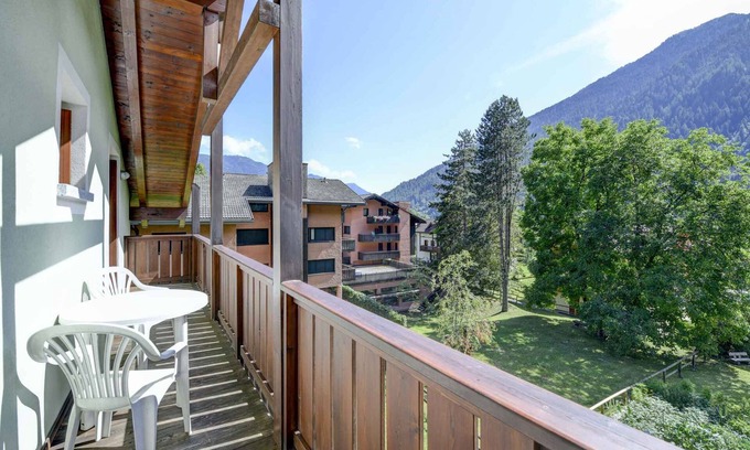 Carisolo Apartment | Relaxing Holiday Apartment with Spa and Breakfast Included
