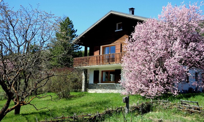 Barcelonnette Apartment | Cozy Studio with Wooden Terrace and Pet-Friendly Amenities