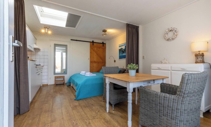 Westkapelle Apartment | Pet-Friendly Studio with Ocean View in Westkapelle