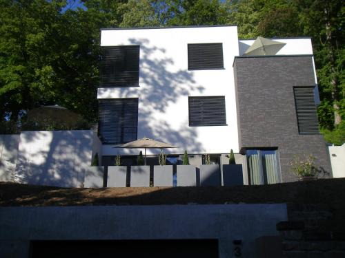 Eisenach Apartment | Exceptional Studio3: Guest Rated 9/10 for Quality Stays
