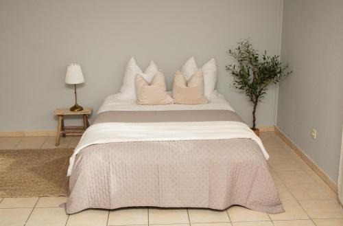 Porte Des Alpes - Mi Plaine - Manissieux Apartment | Experience Comfort at L'Elégance - Family-Friendly Retreat