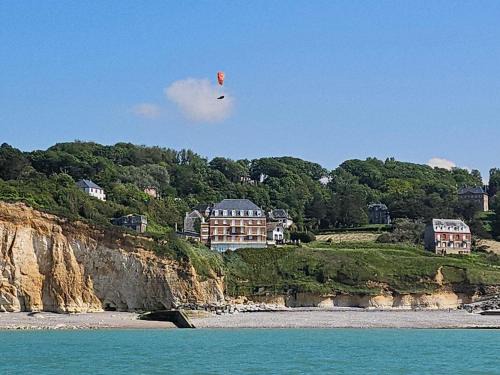 Saint-Pierre-en-Port Apartment | Oceanfront Studiomer Résidence with 9.3/10 Guest Rating