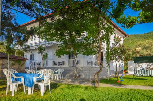Skala Rachoniou Apartment | Guest Rated: Studios Avra with Amazing Oceanfront Views