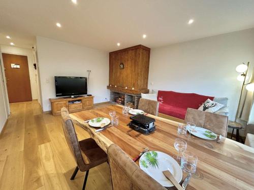 Megeve Apartment | Cozy Studios + Cabin in Megève: 500m to Ski Lifts