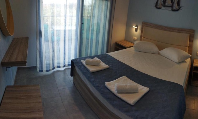 Potos House | Guest Rated Studios Koula 2-Dimos: Pet & Child Friendly