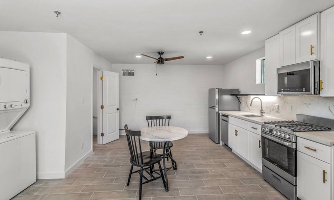McAllen Apartment | Perfect Getaway at Studios On Fourth - 10/10 Guest Rated