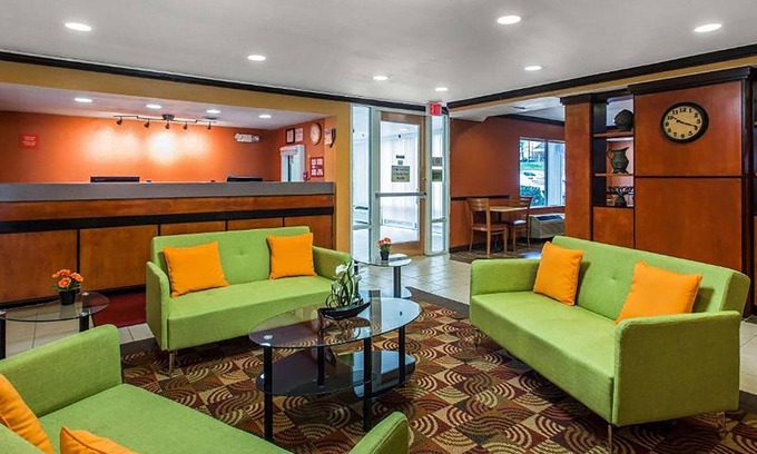 Toddville Road Hotel | Budget-Friendly Studios & Suites Near Charlotte Attractions