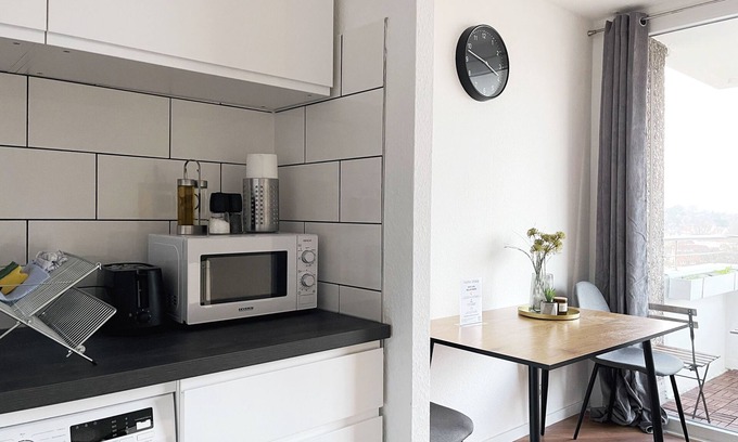 Osnabrueck Apartment | Studios with Breathtaking Views & Family-Friendly Amenities