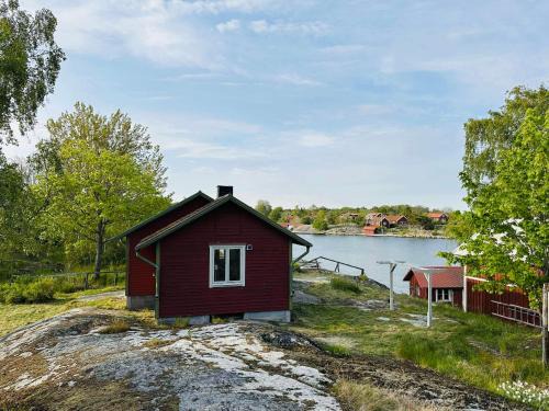 Moja House | Oceanfront Retreat: Stuga på Möja in Kyrkviken