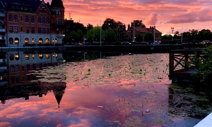 Eskilstuna House | Relaxing Stugan med Bryggan: Ocean & Lake Views Await