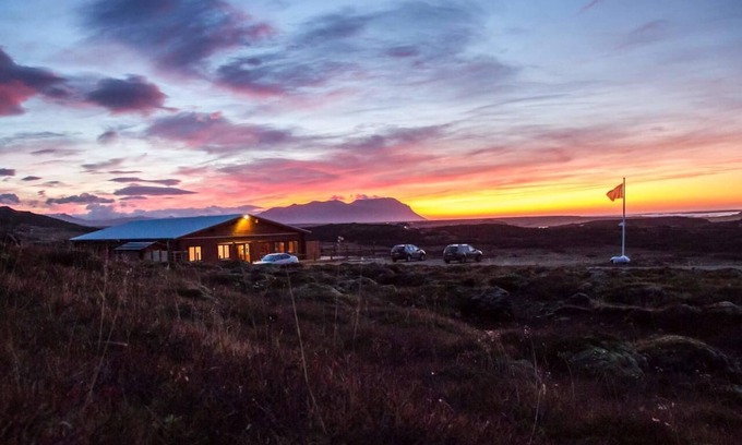 Stykkisholmur Cottage | Stundarfriður Cottages: Ocean View & Pet Friendly Retreat