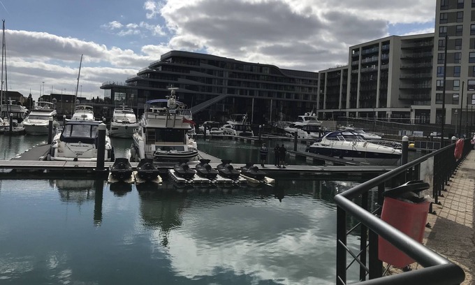 Southampton City Centre Apartment | Stunning 1 SuperKing Bed Flat With Waterfront View