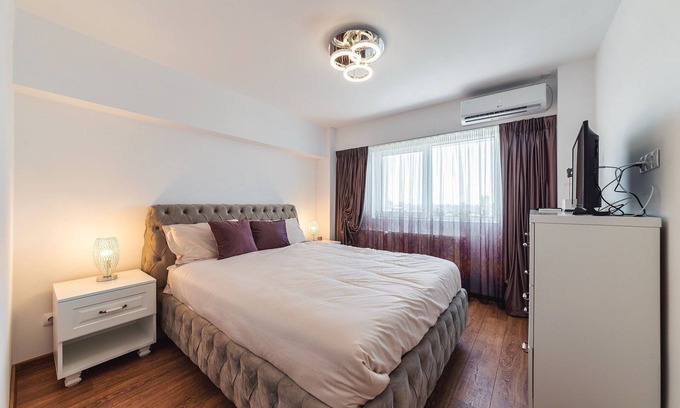 Bucharest City-Centre Apartment | Beautiful 2-Bed/2 Bath Apartment with Kitchen in Bucuresti