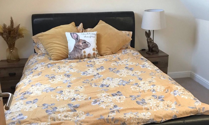 Bawtry Apartment | Chic 2-Bed Apartment with Kitchen in Bawtry, England
