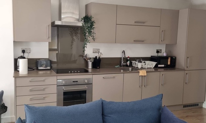 Boleyn Apartment | Inviting 2-Bed Apartment in Central London with Amenities