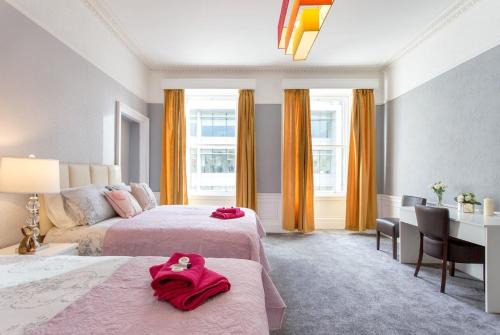 Tollcross Apartment | Chic 2-Bed Apartment in Central Edinburgh - Pet Friendly Stay