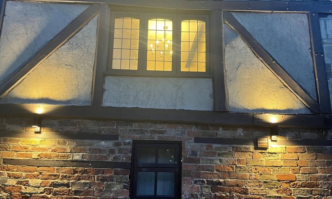 Winchcombe Apartment | Charming 2 Bed Cotswold Cottage in Winchcombe Awaits You