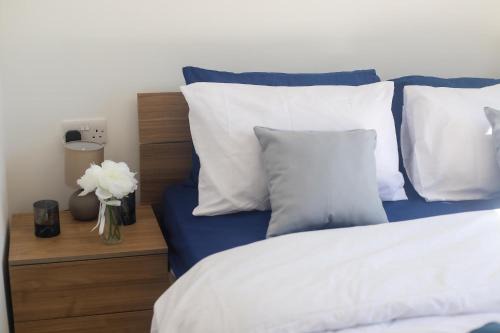 Ta' Giorni Apartment | Explore a 2 Bedroom Apartment in St Julians with Child-Friendly Amenities
