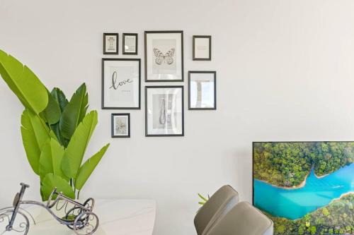 Waterloo Apartment | Delightful 2 Bedroom Apartment in Waterloo with Pet-Friendly Amenities