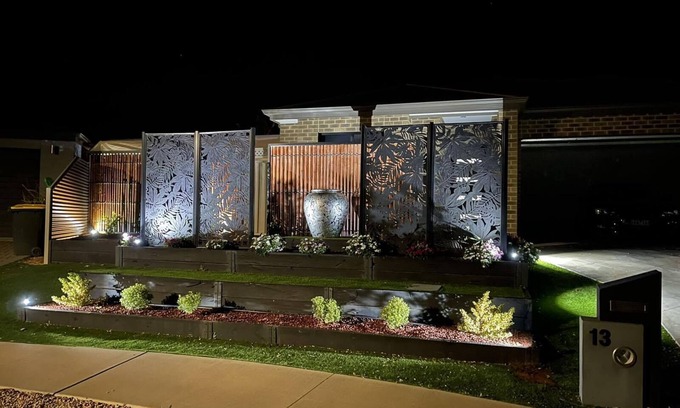 Mildura House | Elegant 2 BR Retreat with Spa and Beautiful Garden