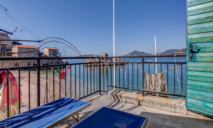 Przno Apartment | Beachside 2BR Apartment with Pool and Ocean View