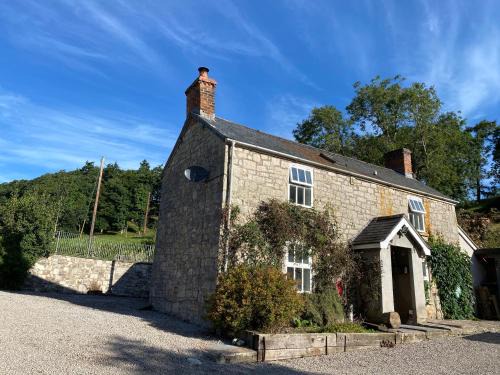 Llanychan House | Idyllic 3-Bed Retreat in a Private Hidden Valley