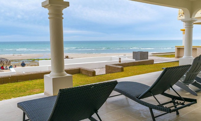 Sandy Beach Villa | Beachfront Bliss: 3 Bedroom Villa at Las Palmas Resort