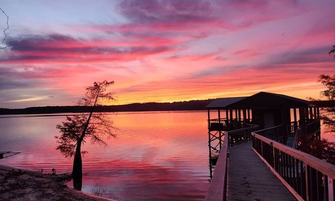 South Toledo Bend House | Exceptional 3 Bedroom Lake House with Pool & Scenic Views