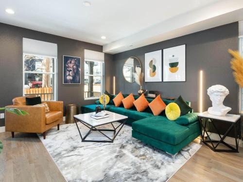 West Colfax House | Inviting 3BD Retreat - Pet Friendly & Close to Downtown!