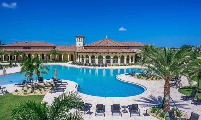 Gran Paradiso Villa | Immaculate 3BR Villa with Pool & Ocean View in Gran Paradiso