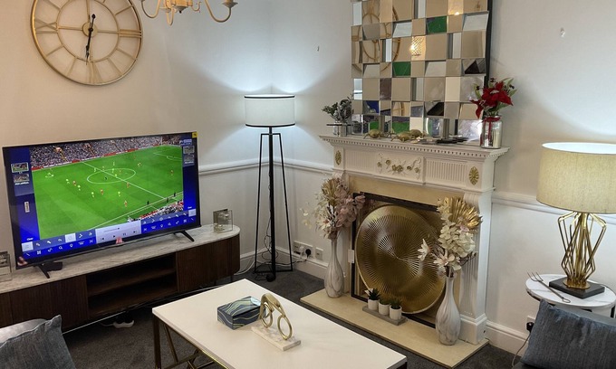 Rochester House | Welcoming 4-Bed House in Rochester with Family-Friendly Amenities