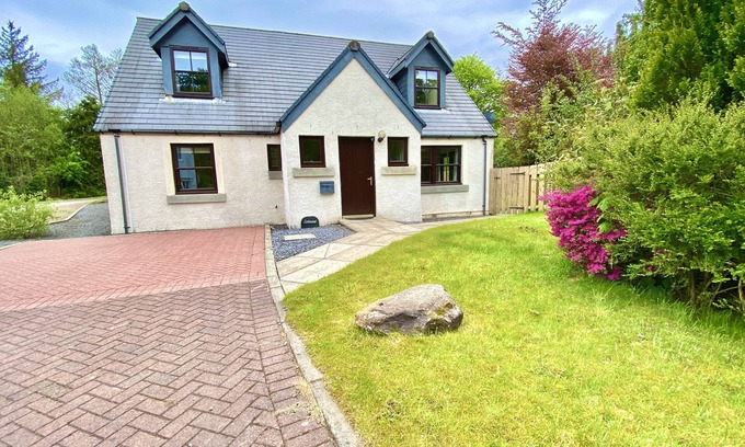 Tarbert Villa | Relaxing 4 Bedroom House with Ocean View and Garden