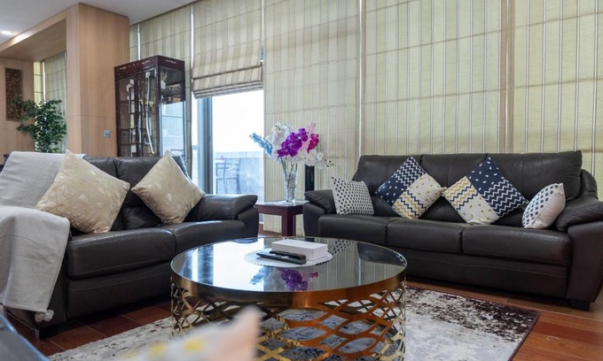 Jumeirah Lake Towers House | 4 BHK Apartment with Scenic Skyline and Private Beach