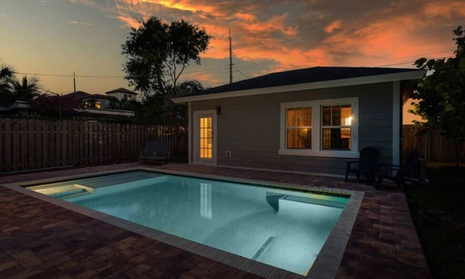 Mango Groves House | Family-Friendly Cottage with Pool & Ocean Views, 10/10 Rated