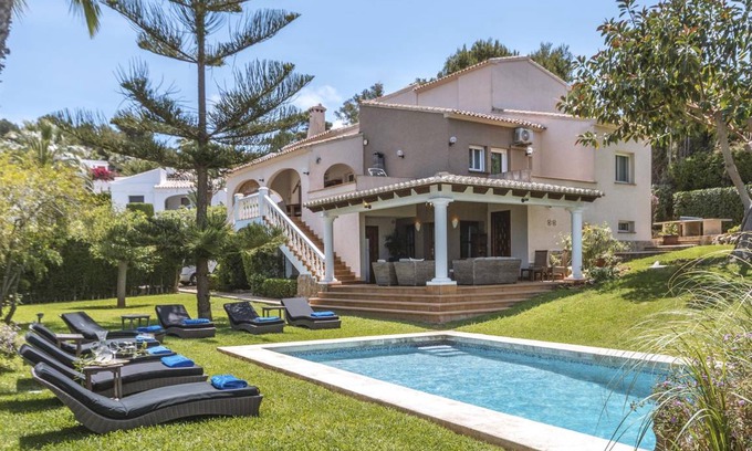 El Tosalet Villa | Stunning 4BR Villa with Private Pool, Mountain Views & Near El Arenal Beach, Jávea