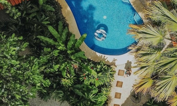 Samara Villa | Stunning 6-Villa Retreat - Walking Distance to Town and Beach